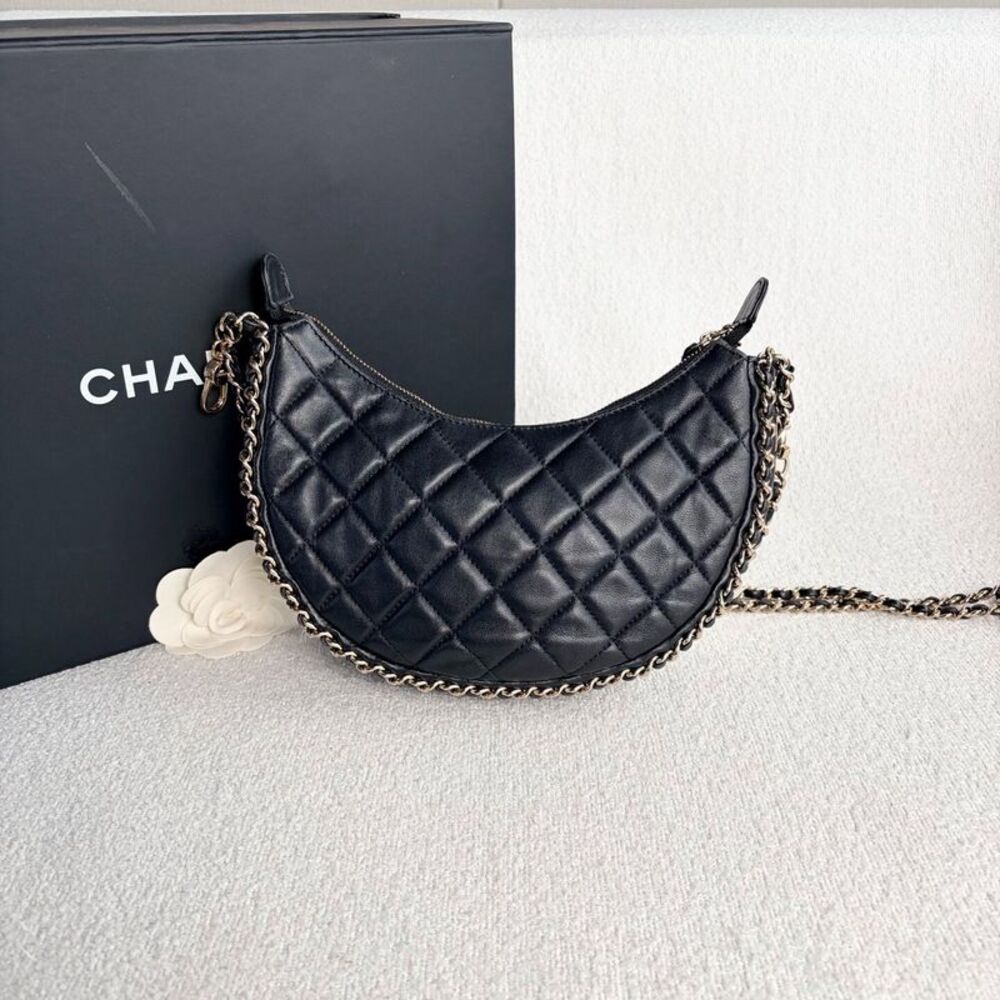 Chanel Women Pre-Loved Bag Very Good Condition - Picture 3 of 9